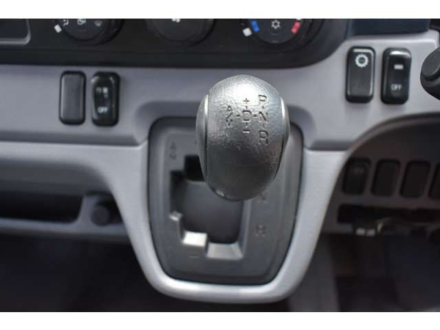 Mitsubishi CANTER 2012-07 23536-10
