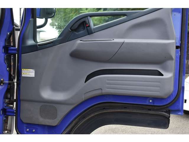 Mitsubishi CANTER 2012-07 23536-4