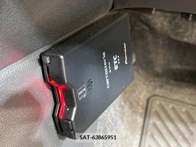 Toyota YARIS 2023-06 351166-6