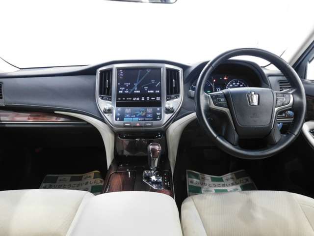 Toyota CROWN SEDAN 2014-10 185042-2
