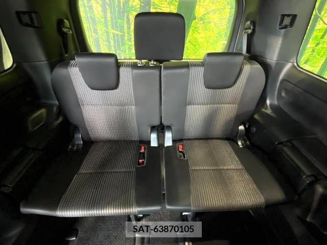 Toyota VOXY 2017-09 370445-10