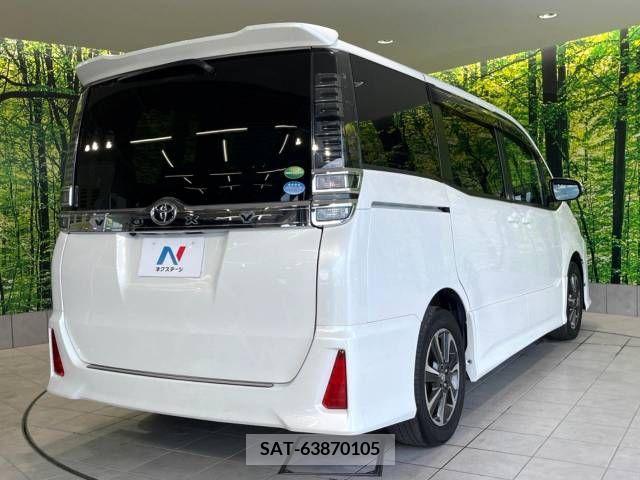 Toyota VOXY 2017-09 370445-18