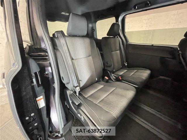 Toyota VOXY HYBRID 2017-09 370571-4