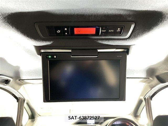 Toyota VOXY HYBRID 2017-09 370571-18