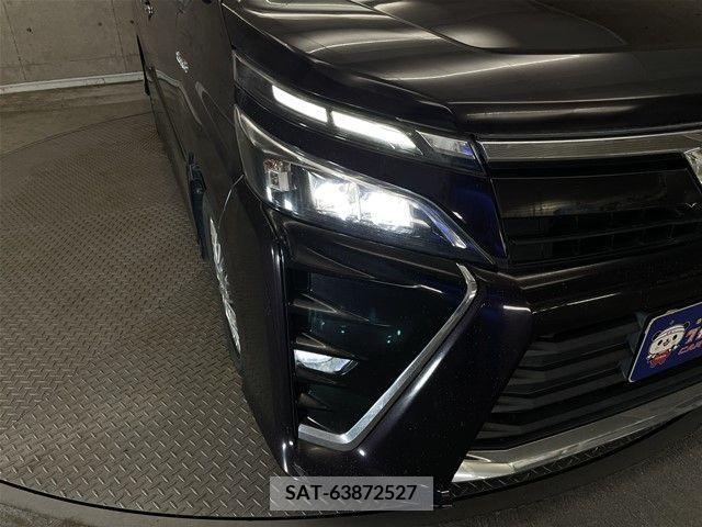 Toyota VOXY HYBRID 2017-09 370571-19