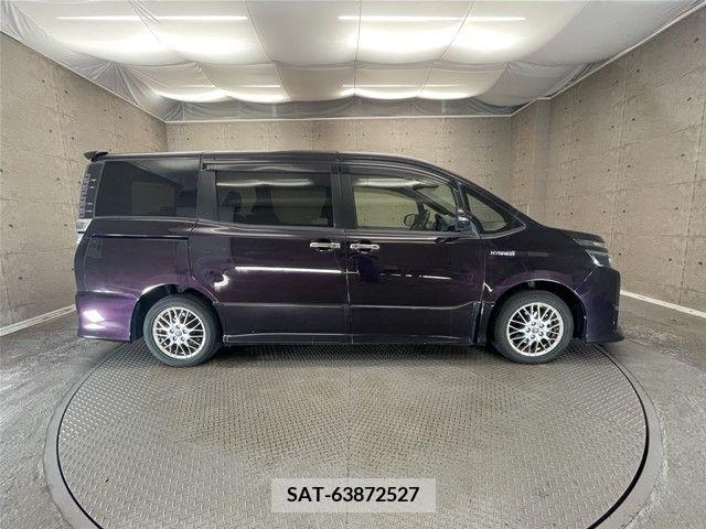 Toyota VOXY HYBRID 2017-09 370571-22