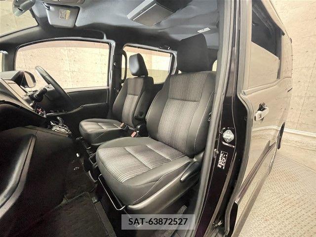 Toyota VOXY HYBRID 2017-09 370571-5