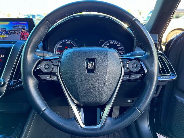 Toyota CROWN SEDAN 2018-10 196235-14