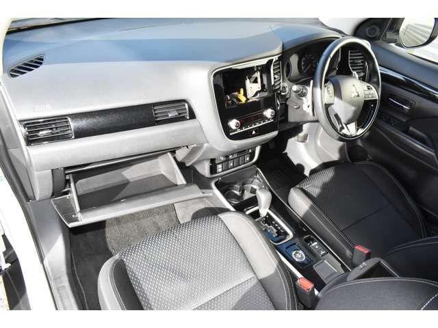 Mitsubishi OUTLANDER 2020-03 10985-12
