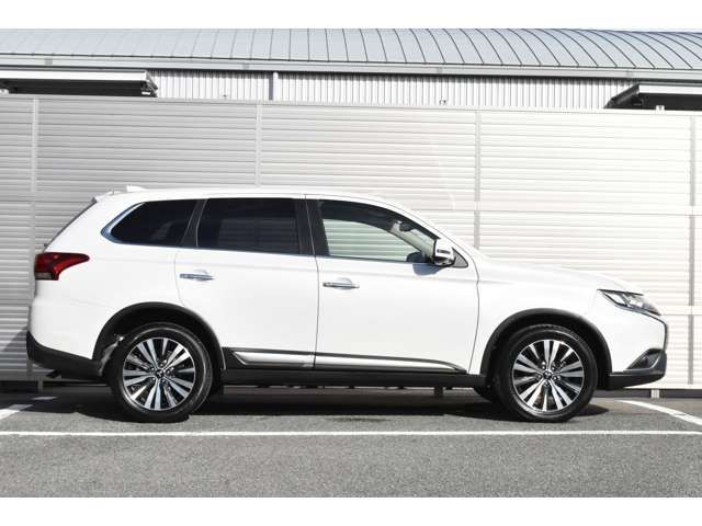Mitsubishi OUTLANDER 2020-03 10985-1