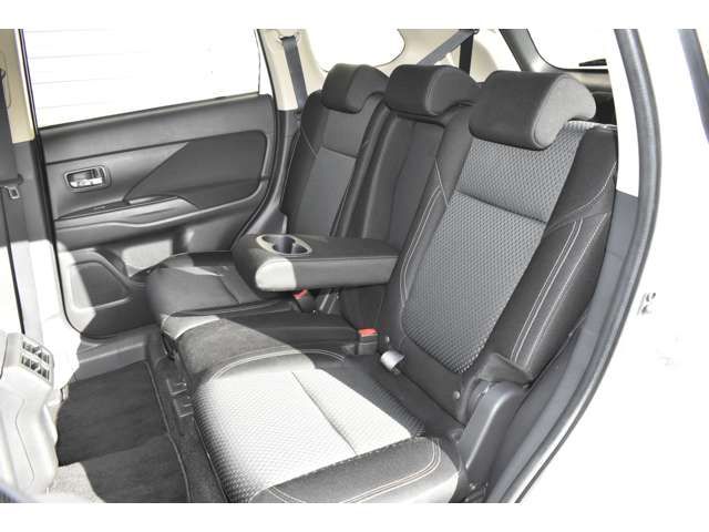 Mitsubishi OUTLANDER 2020-03 10985-14