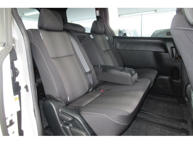 Toyota NOAH 2017-11 785-9