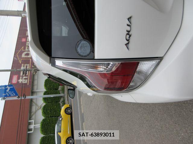 Toyota AQUA 2015-02 260287-17