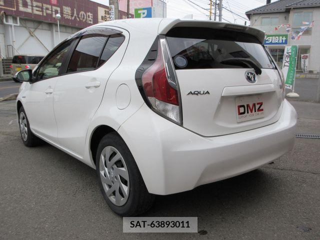 Toyota AQUA 2015-02 260287-4