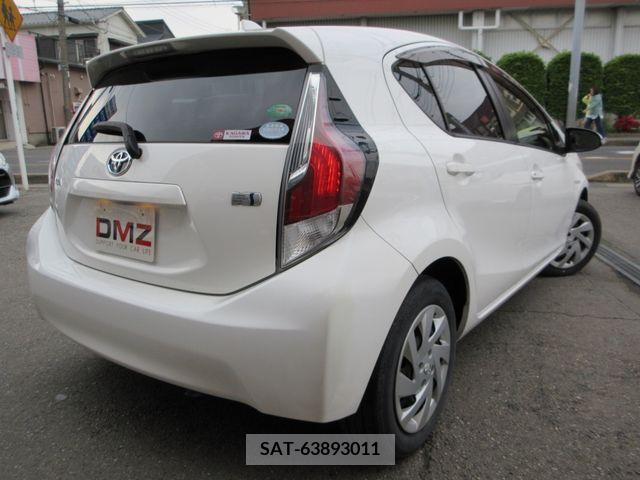 Toyota AQUA 2015-02 260287-5