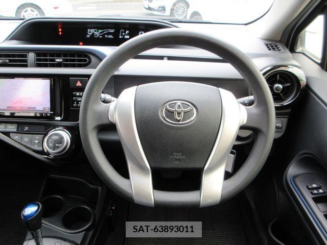 Toyota AQUA 2015-02 260287-20