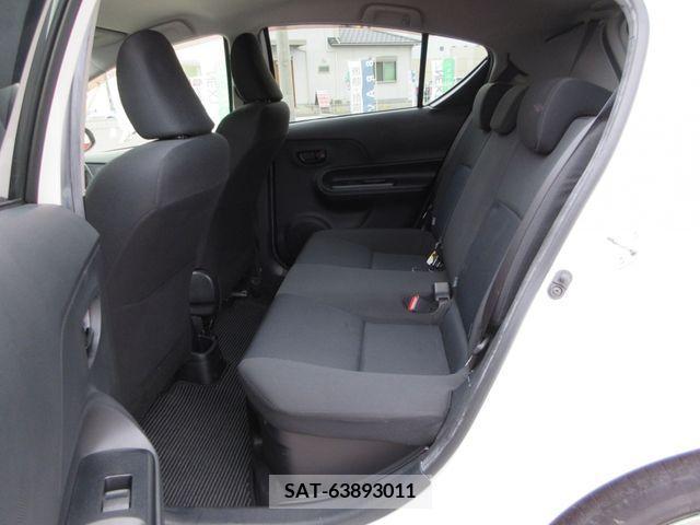 Toyota AQUA 2015-02 260287-12