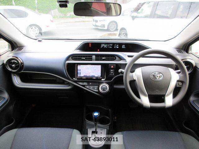 Toyota AQUA 2015-02 260287-14