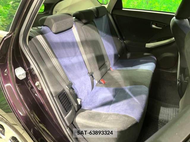 Toyota PRIUS 2012-06 348412-9