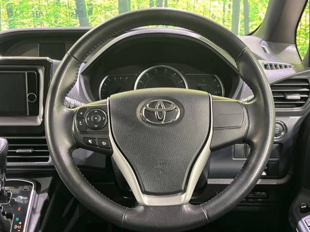 Toyota VOXY 2014-03 186379-11