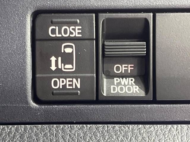 Toyota VOXY 2014-03 186379-3