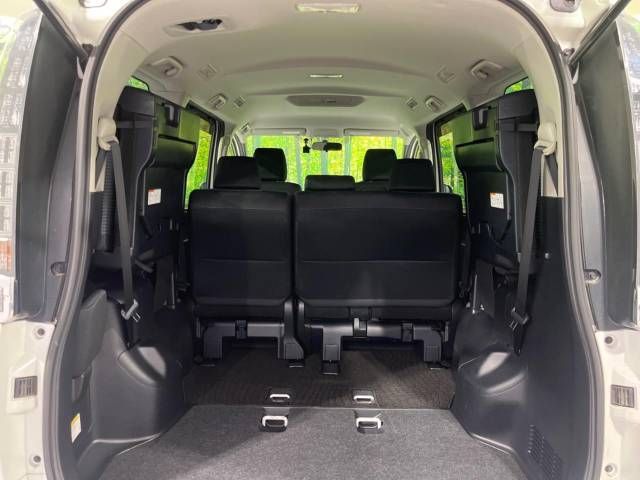 Toyota VOXY 2014-03 186379-10