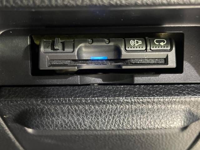 Toyota VOXY 2014-03 186379-5