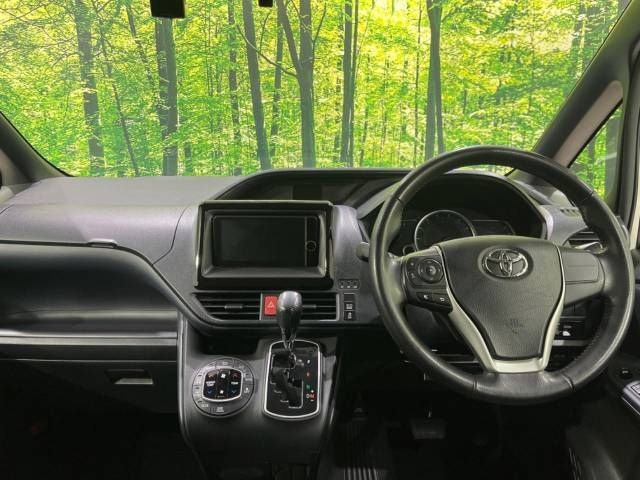 Toyota VOXY 2014-03 186379-1
