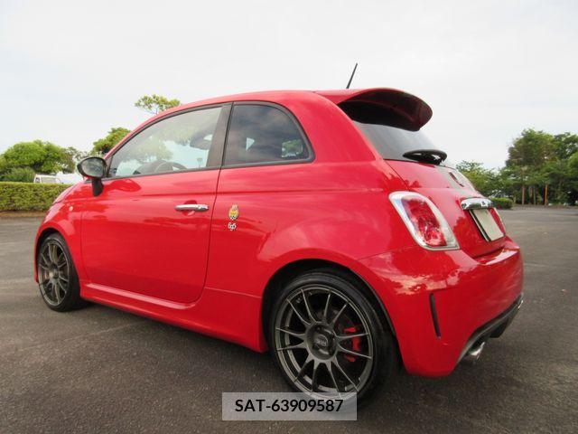 Abarth 695 2011-07 272029-14