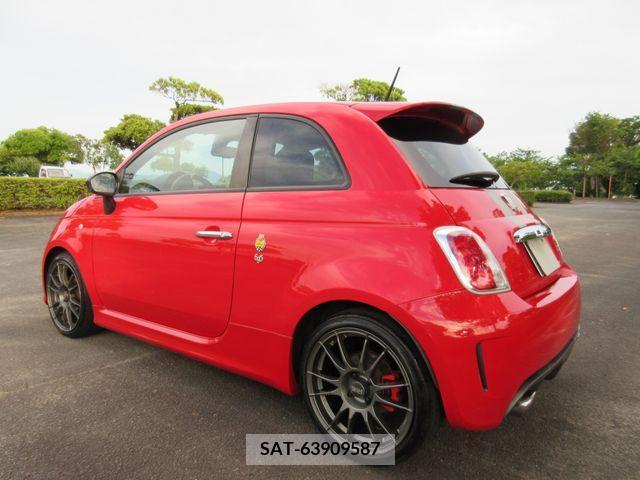 Abarth 695 2011-07 272029-15