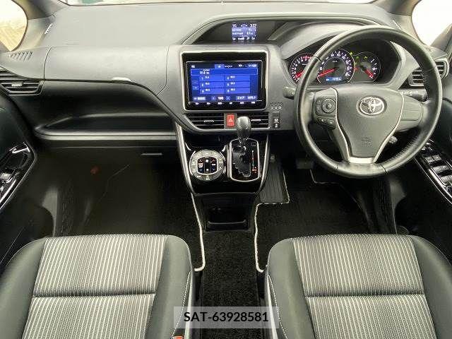 Toyota VOXY 2019-03 346040-1