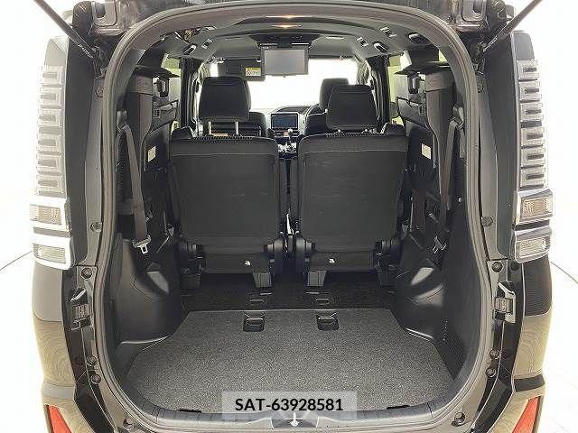 Toyota VOXY 2019-03 346040-10