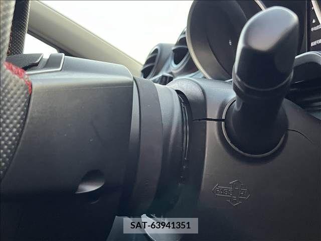 Suzuki SWIFT 2021-08 215180-10