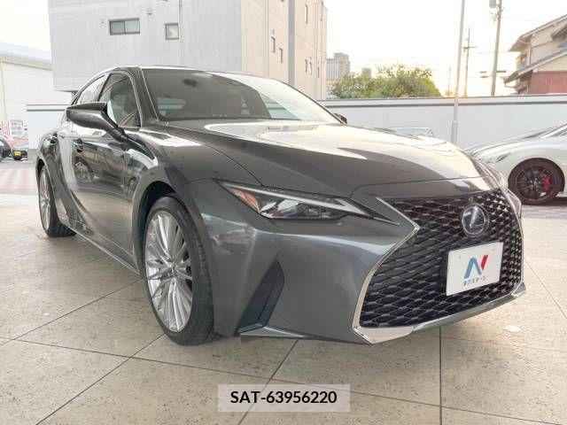 Lexus IS 2021-10 354116-16
