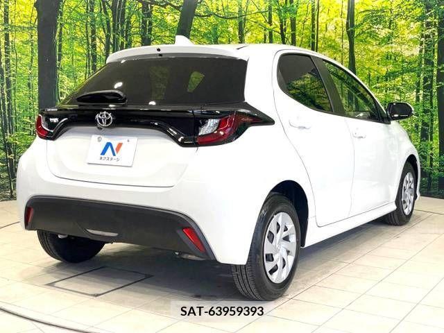 Toyota YARIS 2023-03 381315-17