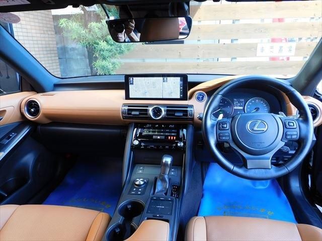 Lexus IS 2021-04 9075-11