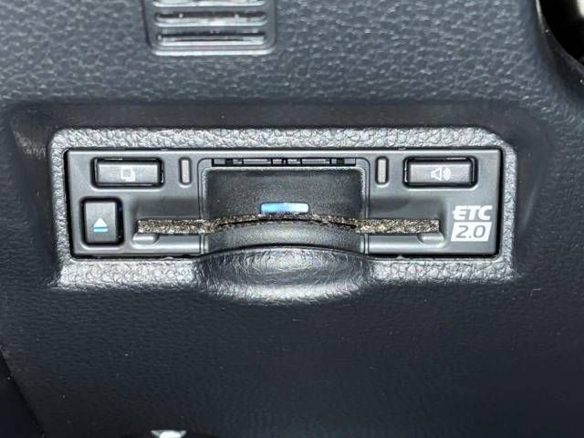 Toyota VOXY HYBRID 2023-03 196374-7