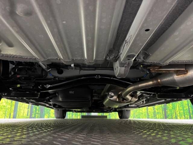 Toyota VOXY HYBRID 2023-03 196374-19