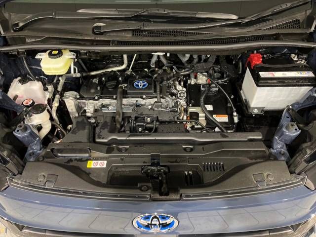 Toyota VOXY HYBRID 2023-03 196374-18
