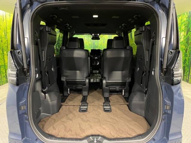 Toyota VOXY HYBRID 2023-03 196374-11