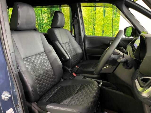 Toyota VOXY HYBRID 2023-03 196374-8
