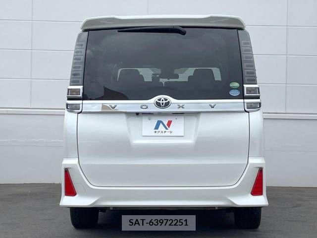 Toyota VOXY 2018-10 370276-16