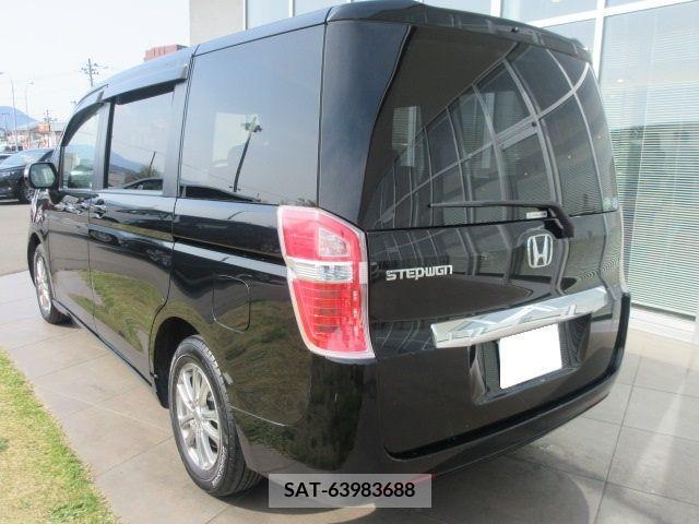 Honda STEP WGN 2013-09 286107-3