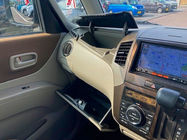 Nissan ROOX 2012-11 6542-24