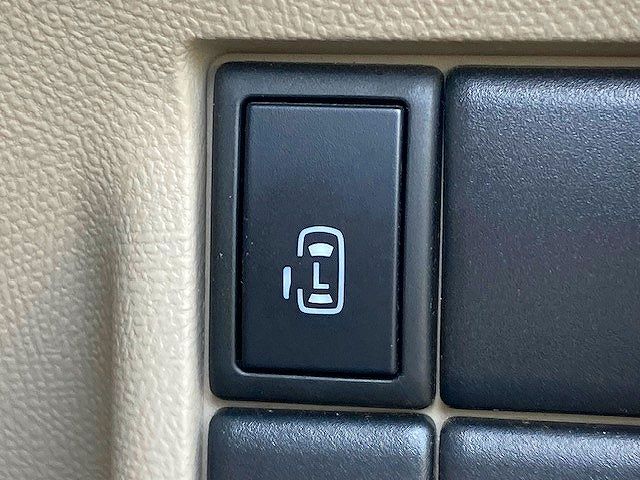 Nissan ROOX 2012-11 6542-16