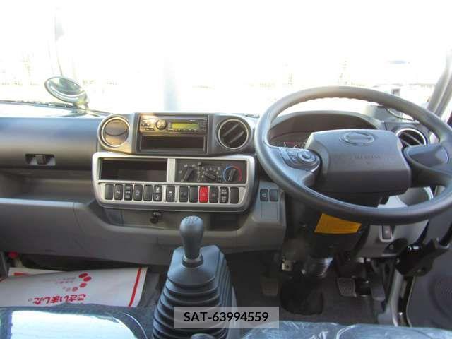 Hino DUTRO 2023-08 211752-14