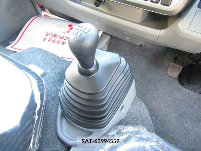 Hino DUTRO 2023-08 211752-17