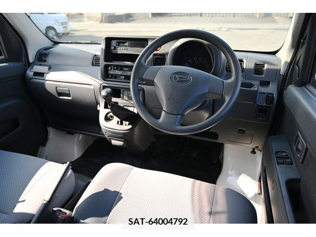 Daihatsu HIJET CARGO 2015-04 220634-8