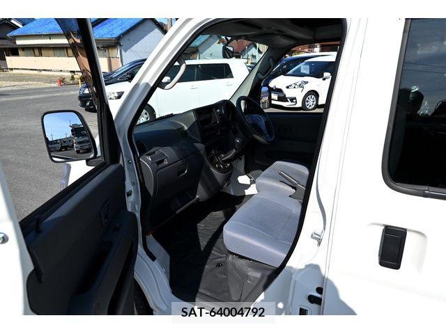 Daihatsu HIJET CARGO 2015-04 220634-11