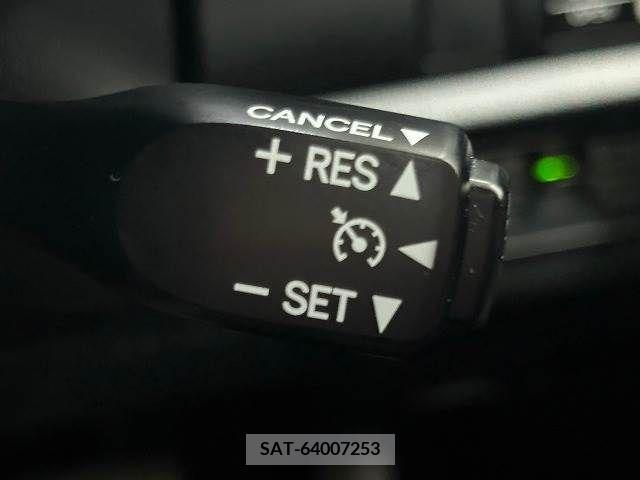 Toyota ESQUIRE 2016-08 331891-7